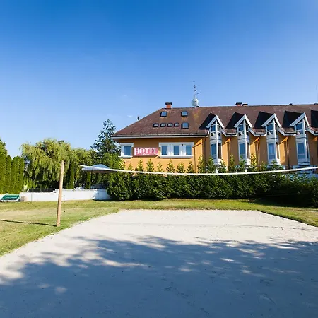Radio Ii. Hotel
